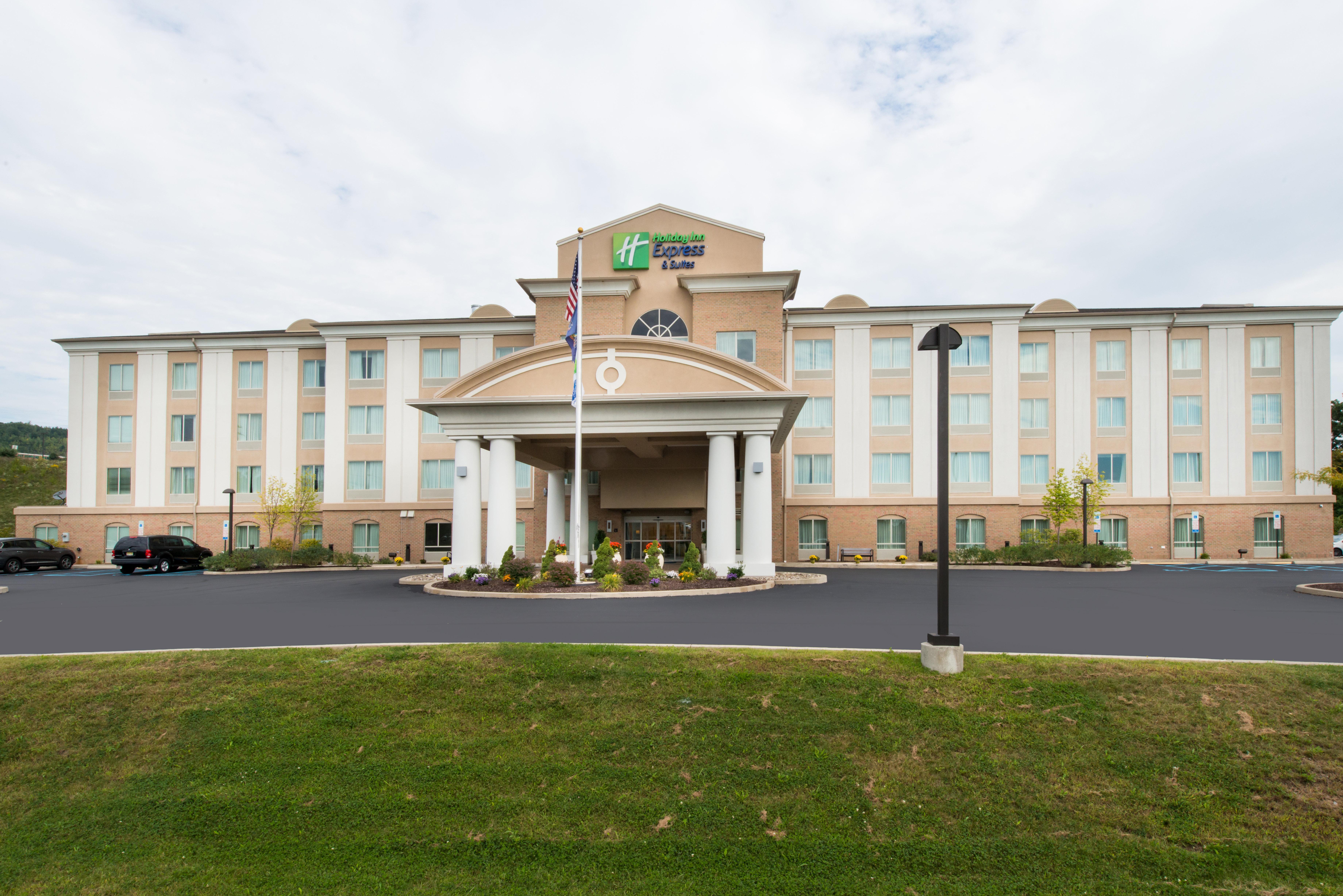 Holiday Inn Express And Suites Dickson City By Ihg Exterior foto