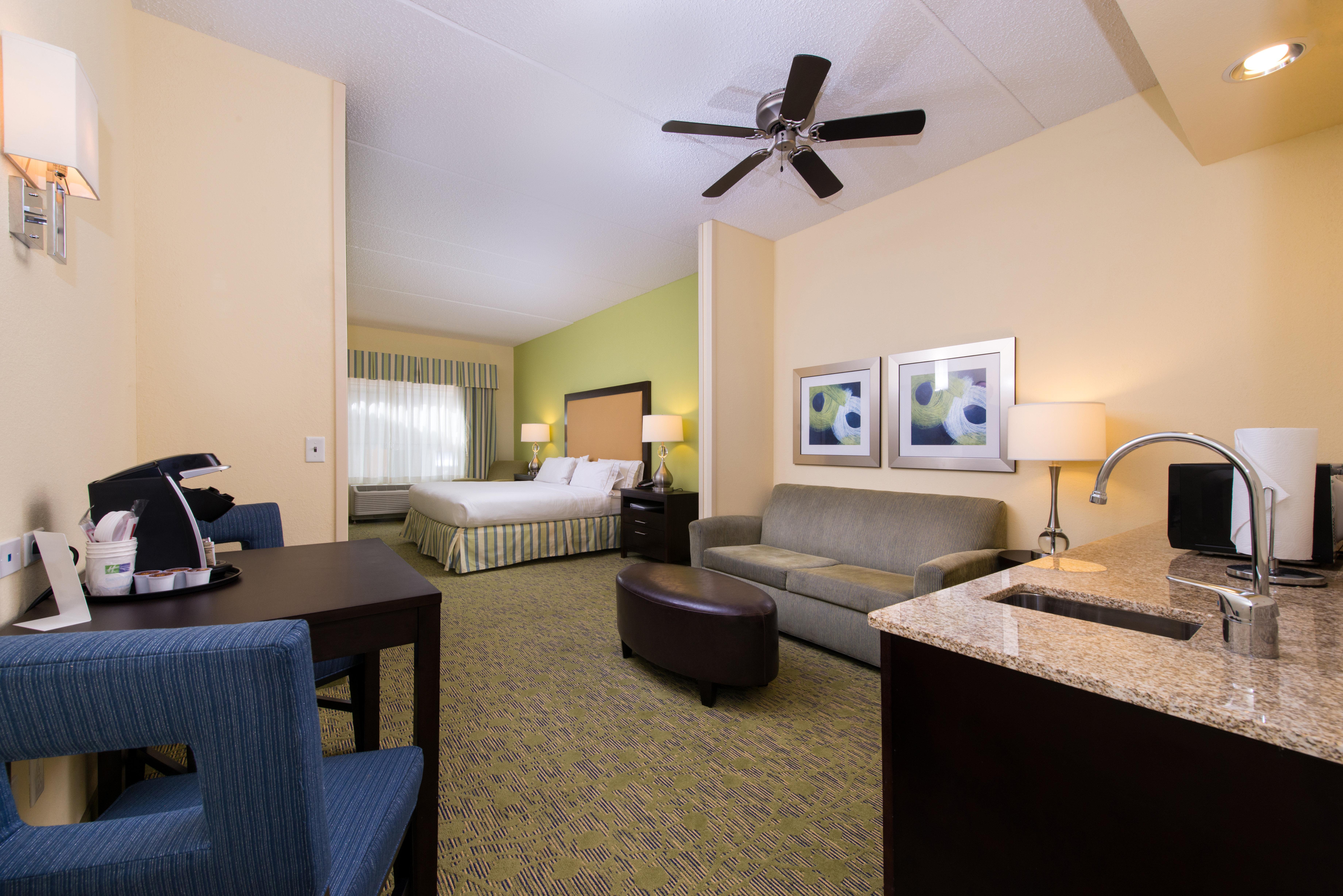 Holiday Inn Express And Suites Dickson City By Ihg Exterior foto