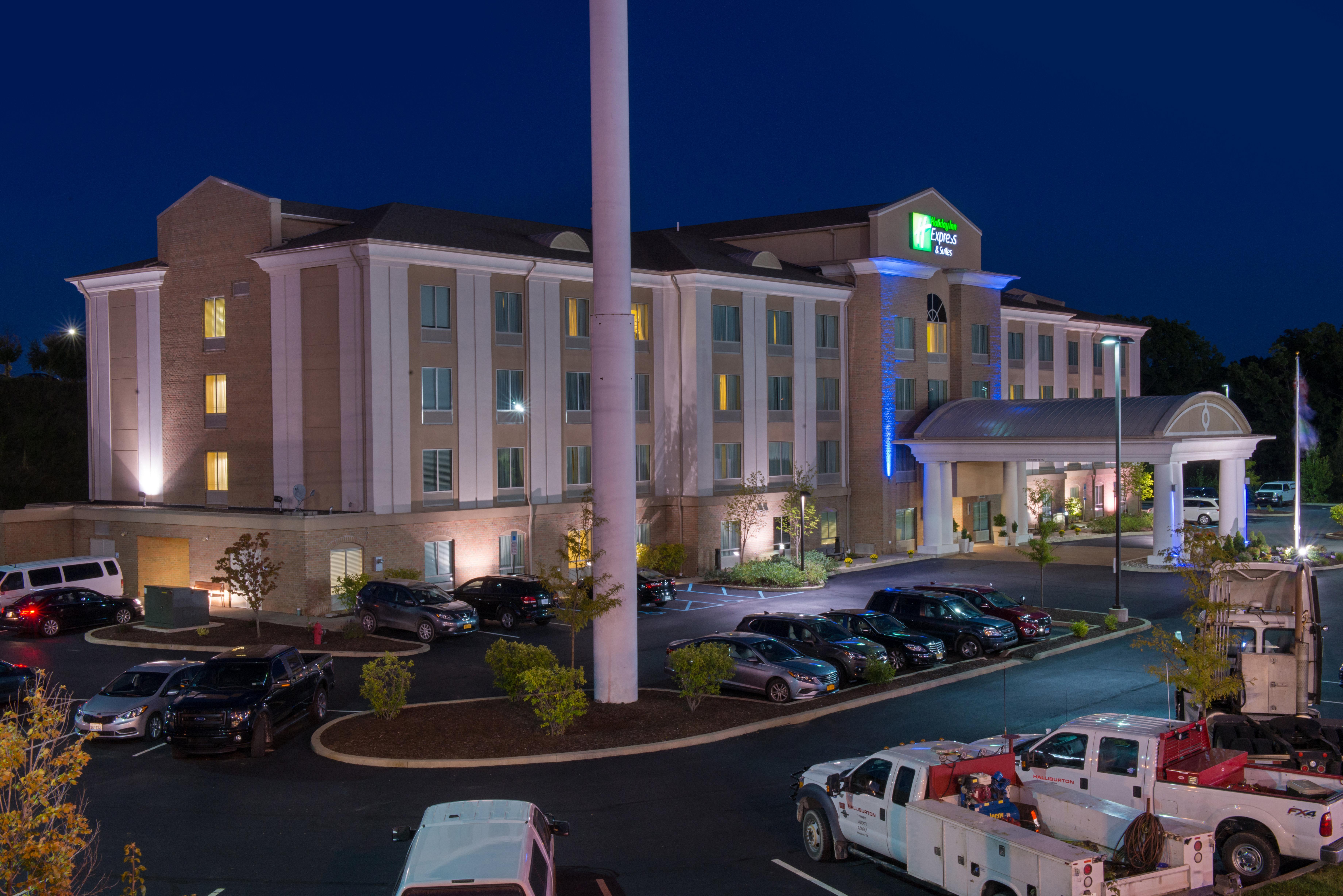 Holiday Inn Express And Suites Dickson City By Ihg Exterior foto