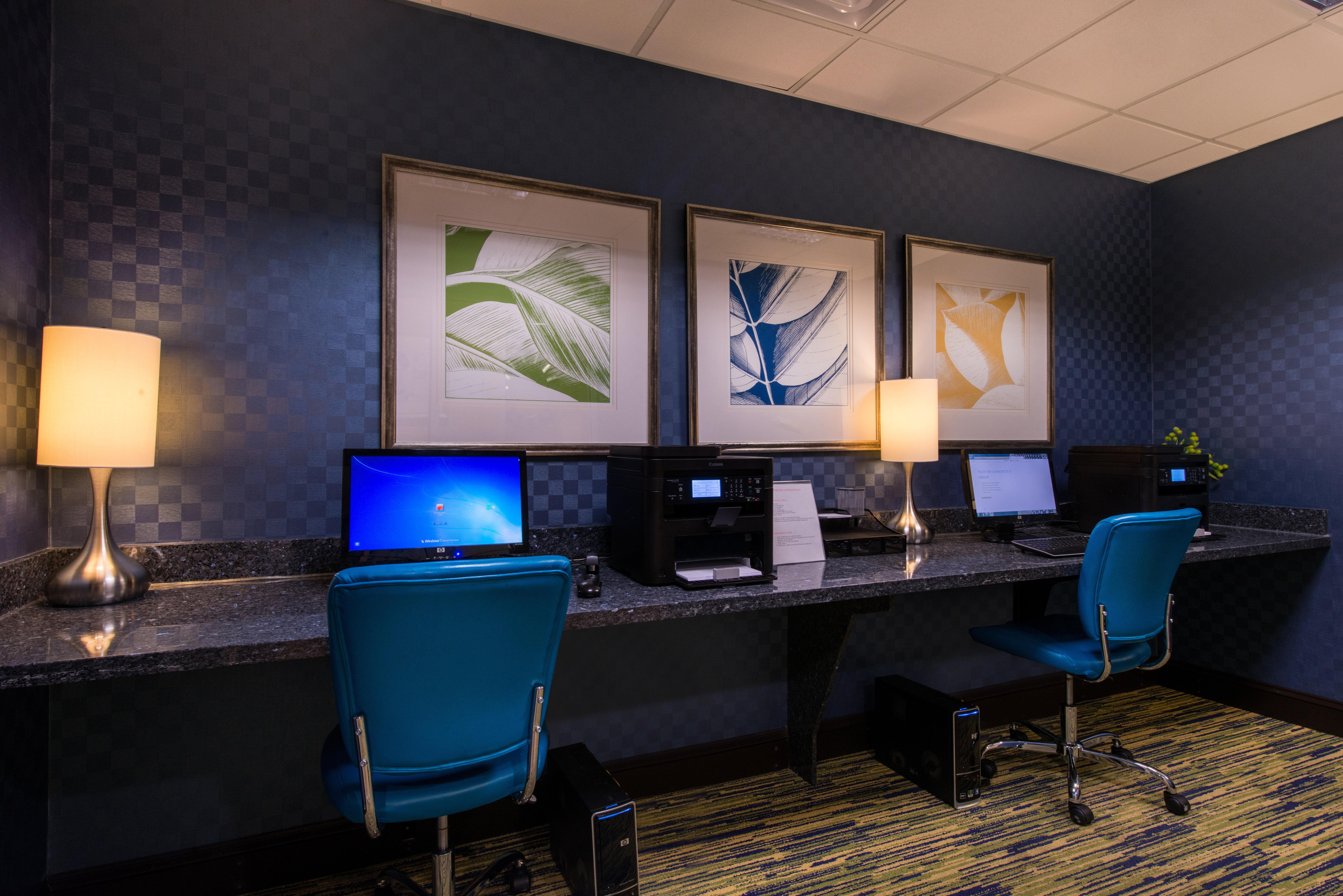 Holiday Inn Express And Suites Dickson City By Ihg Exterior foto