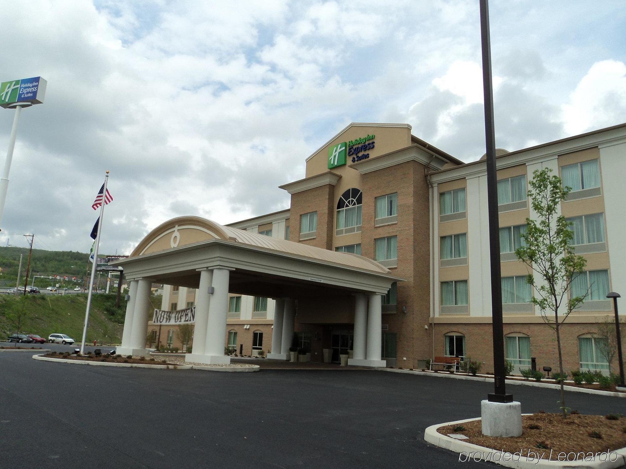 Holiday Inn Express And Suites Dickson City By Ihg Exterior foto